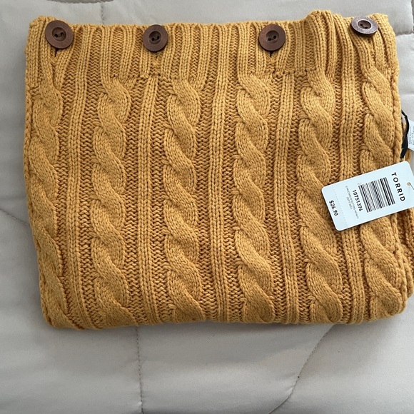 Torrid – cableknit infinity, scarf, new - Picture 2 of 3